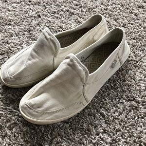 Sanuk slide on shoes